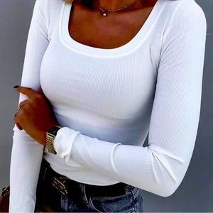 Extra large white women’s stretch, long sleeve tee